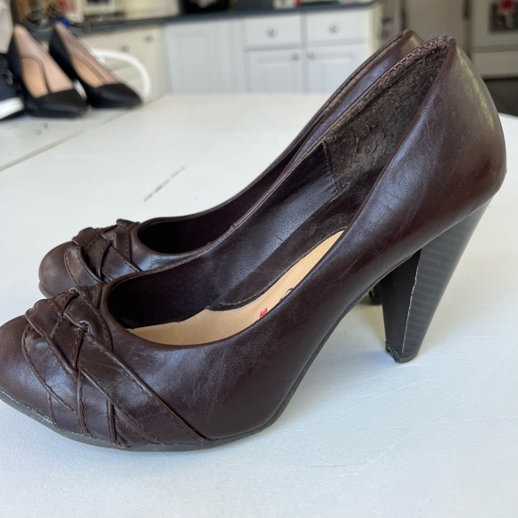 Cherish pumps size 8 - Picture 10 of 13